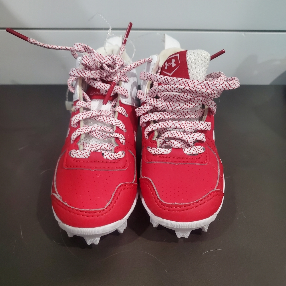NEW Under Armour Boys Leadoff MID Rm Jr. Baseball Shoe